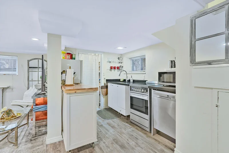 12 Belsize Dr, Toronto, ON M4S 1L4, Toronto, Ontario, Canada. - Photo 39