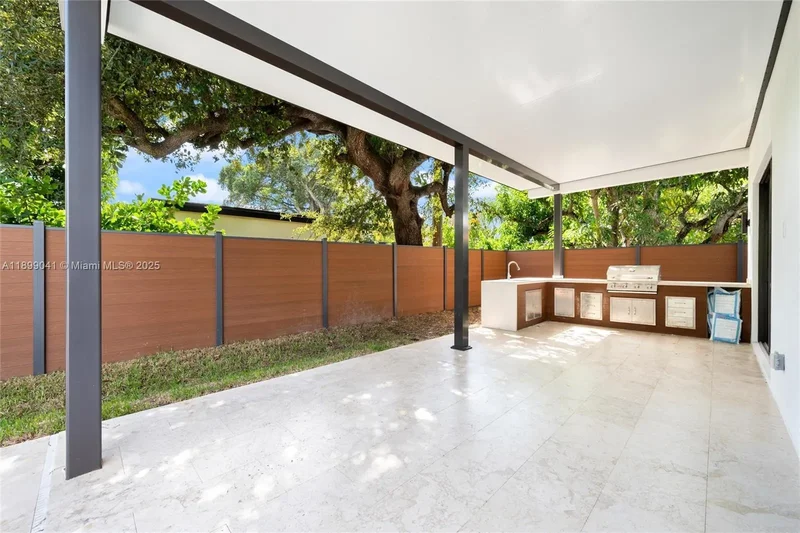300 NE 48th St, Miami, Florida, United States. - Photo 10