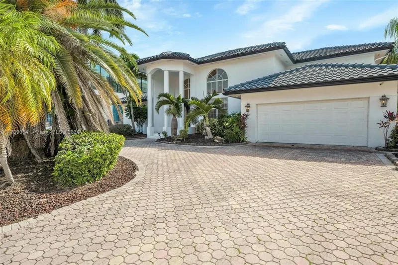 2940 NE 164th St, North Miami Beach, FL, 33160, USA, Golden Beach, Florida, United States. - Photo 19