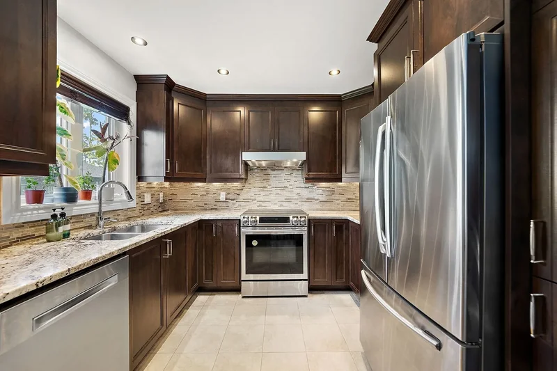 12 Rue Jordi-Bonet, Notre-Dame-De-L'ile-Perrot, QC J7W1R5, Notre-Dame-de-l'Île-Perrot, Quebec, Canada. - Photo 3