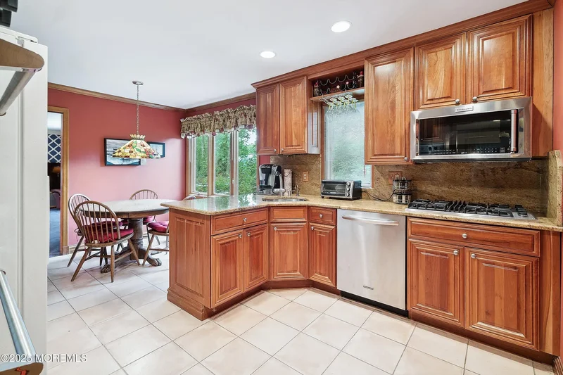 1 Eileen Court, East Brunswick, NJ 08816, East Brunswick, New Jersey, United States. - Photo 7