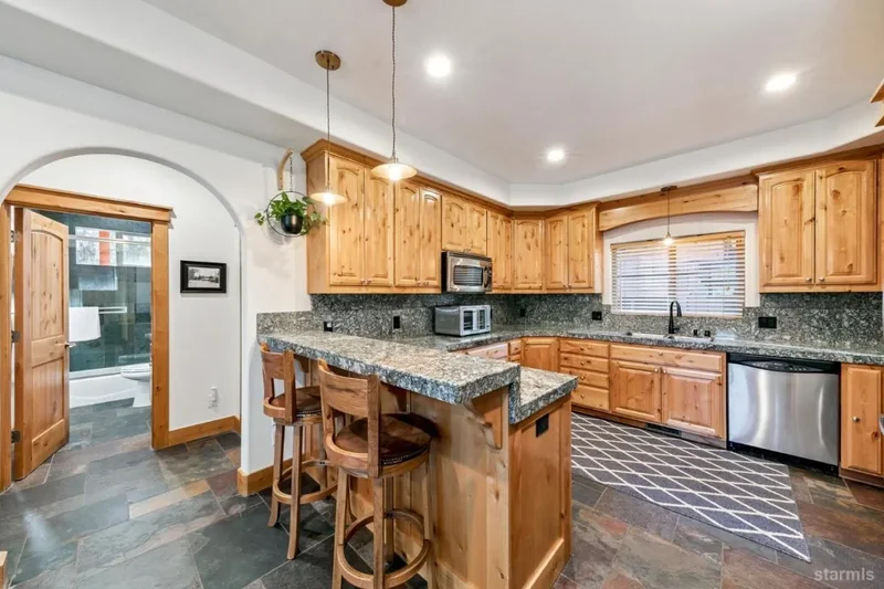 960 San Francisco Avenue, South Lake Tahoe, CA, 96150, USA, South Lake Tahoe, California, United States. - Photo 22
