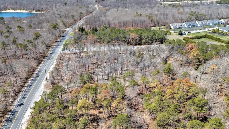 98 Old Country Rd, Westhampton, New York, United States. - Photo 7
