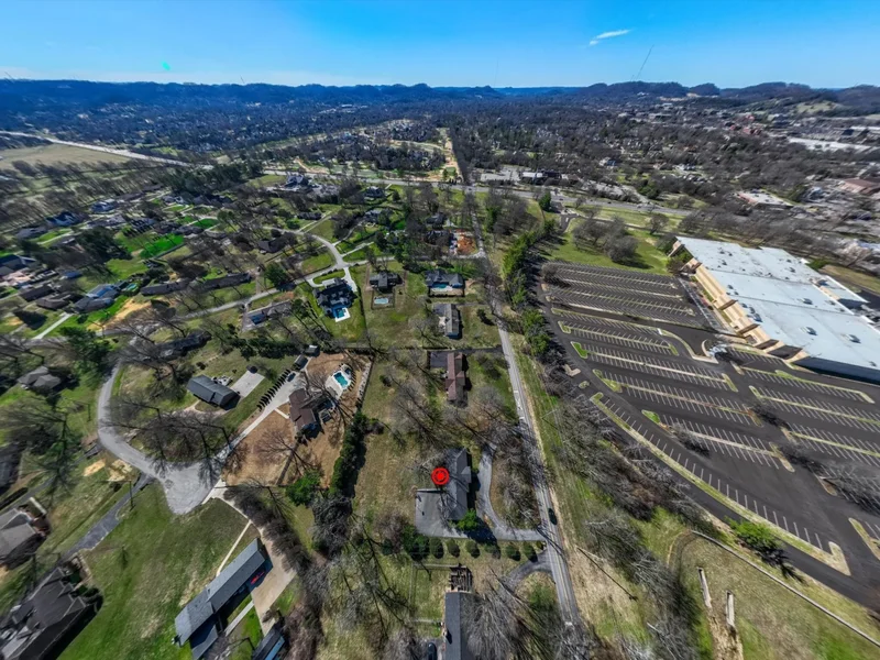 7015 Wilson Pike Cir, Brentwood, TN 37027, Nashville, Tennessee, United States. - Photo 5
