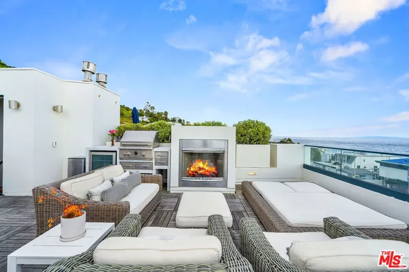 22065 Pacific Coast Highway 1, Malibu, California, United States. - Photo 30