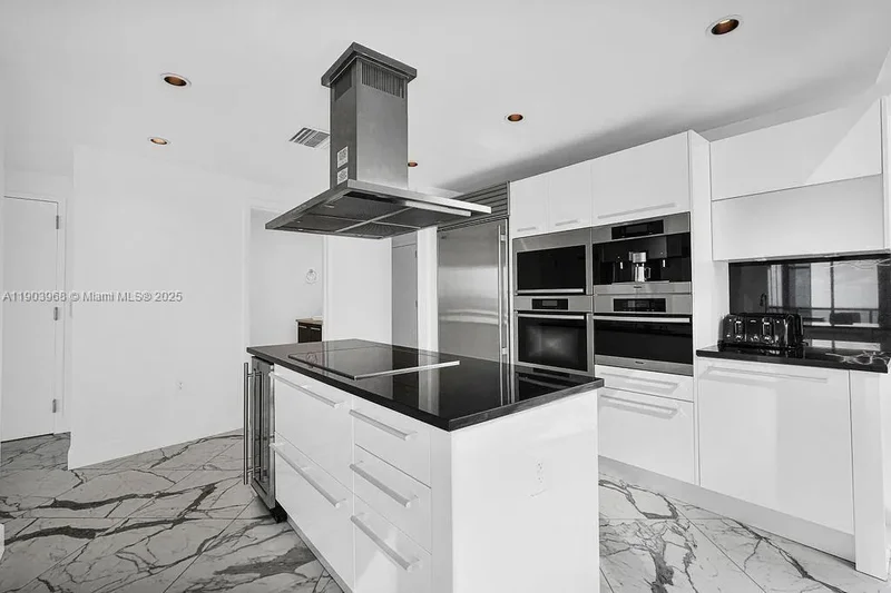17121 Collins Ave, Golden Beach, Florida, United States. - Photo 12