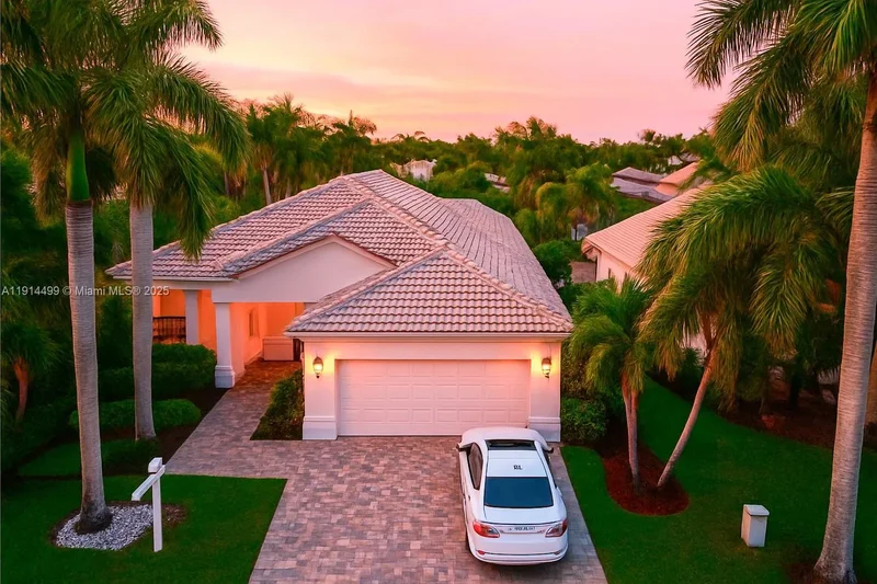 1946 Harbor View Cir, Weston, Florida, United States. - Photo 5