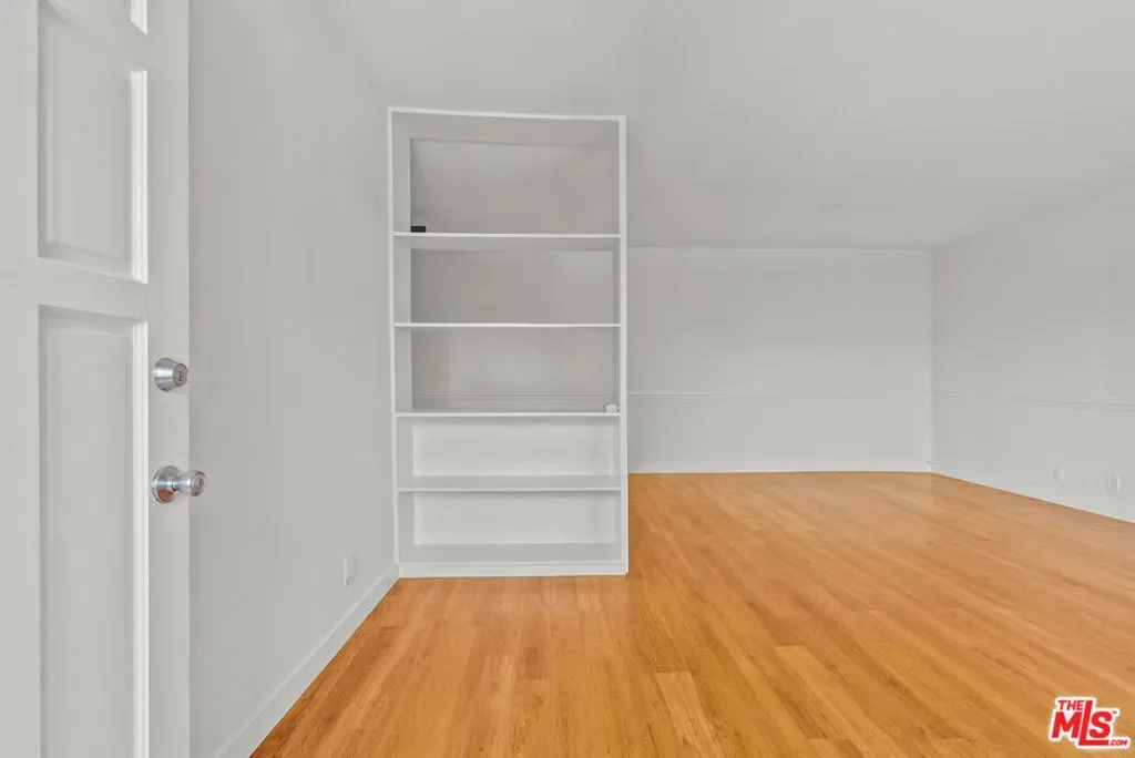 272 S Doheny Drive 1, Beverly Hills, California, United States. - Photo 4
