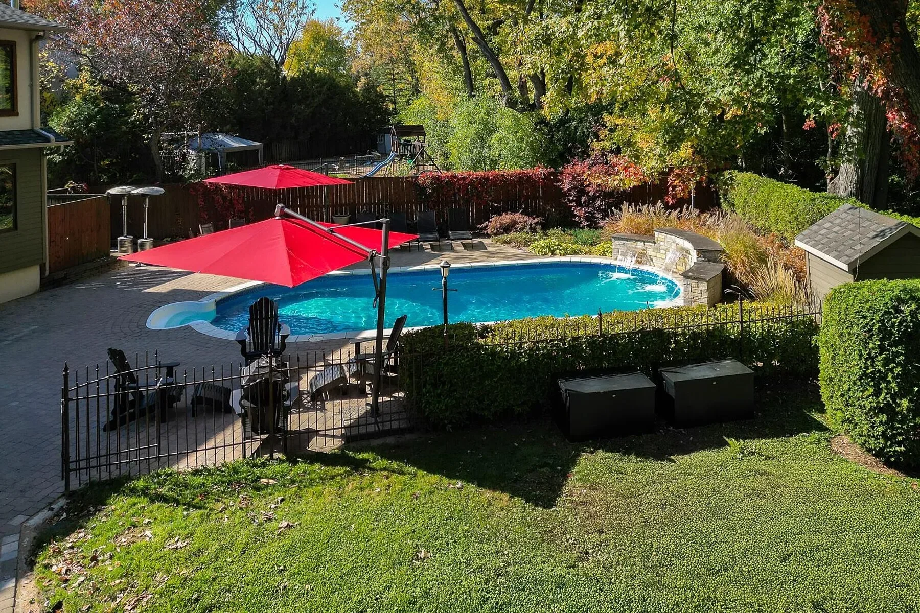 Exterior photo 6