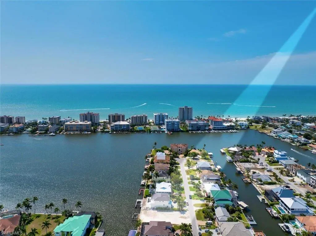 348 Lagoon AVE, Naples, FL, 34108, USA, Naples, Florida, United States. - Photo 8