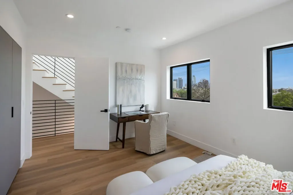2007 Bellevue Avenue, Los Angeles, California, United States. - Photo 10