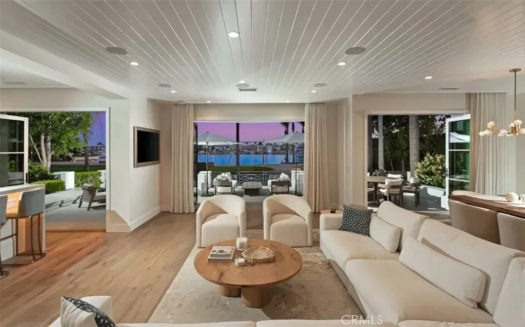 2401 Bayshore Drive, Newport Beach, California, United States. - Photo 33