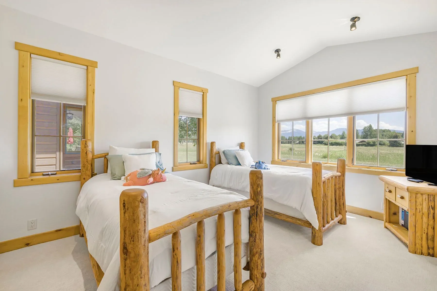 450 E Oatgrass Road , Jackson, WY 83001, Jackson, Wyoming, United States. - Photo 24