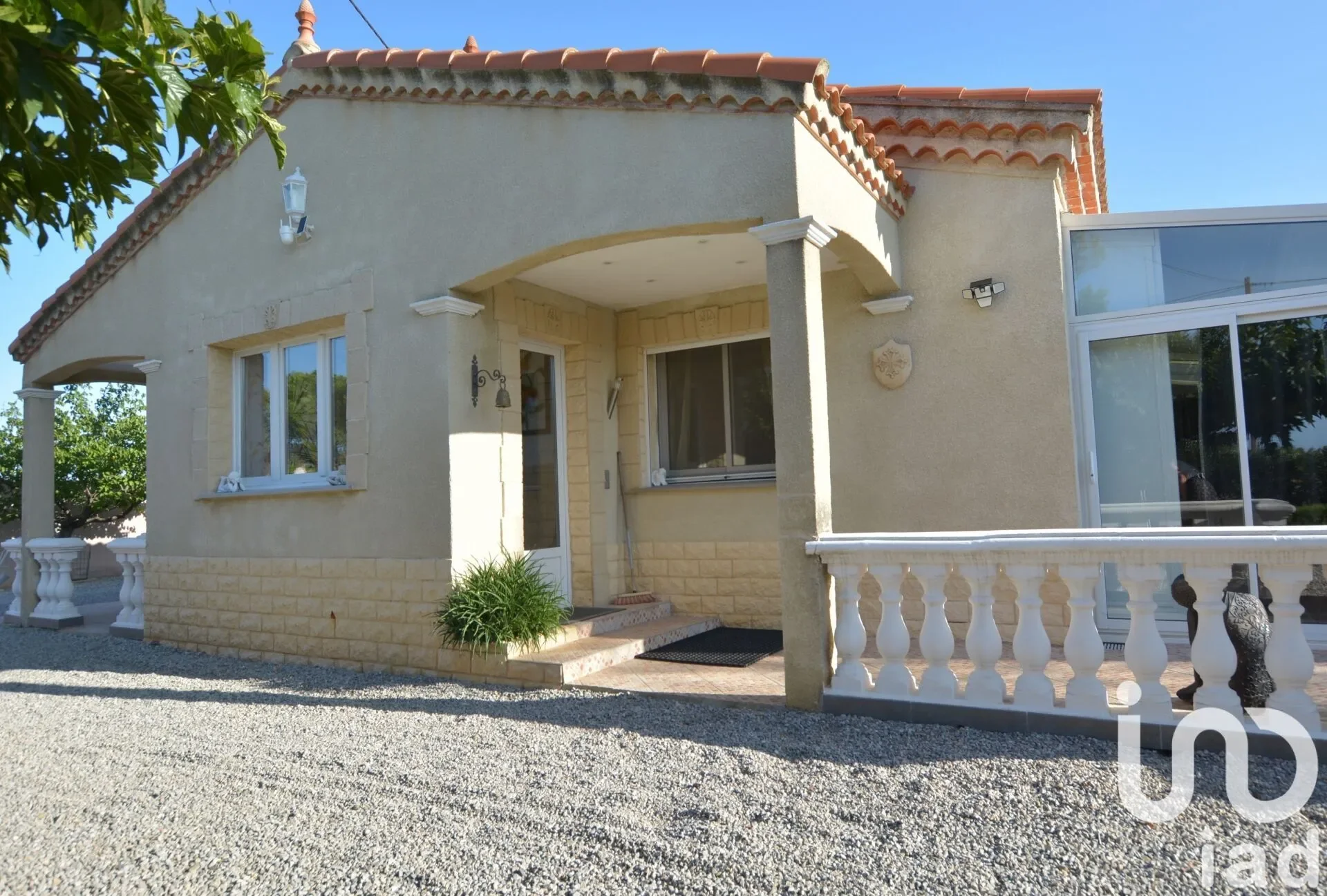 Exterior photo 11