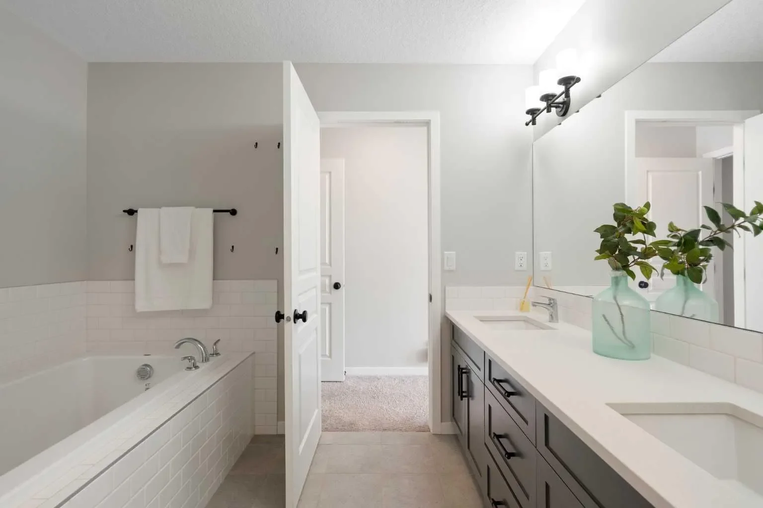 68 Masters Street SE, Calgary, Alberta, Canada. - Photo 16
