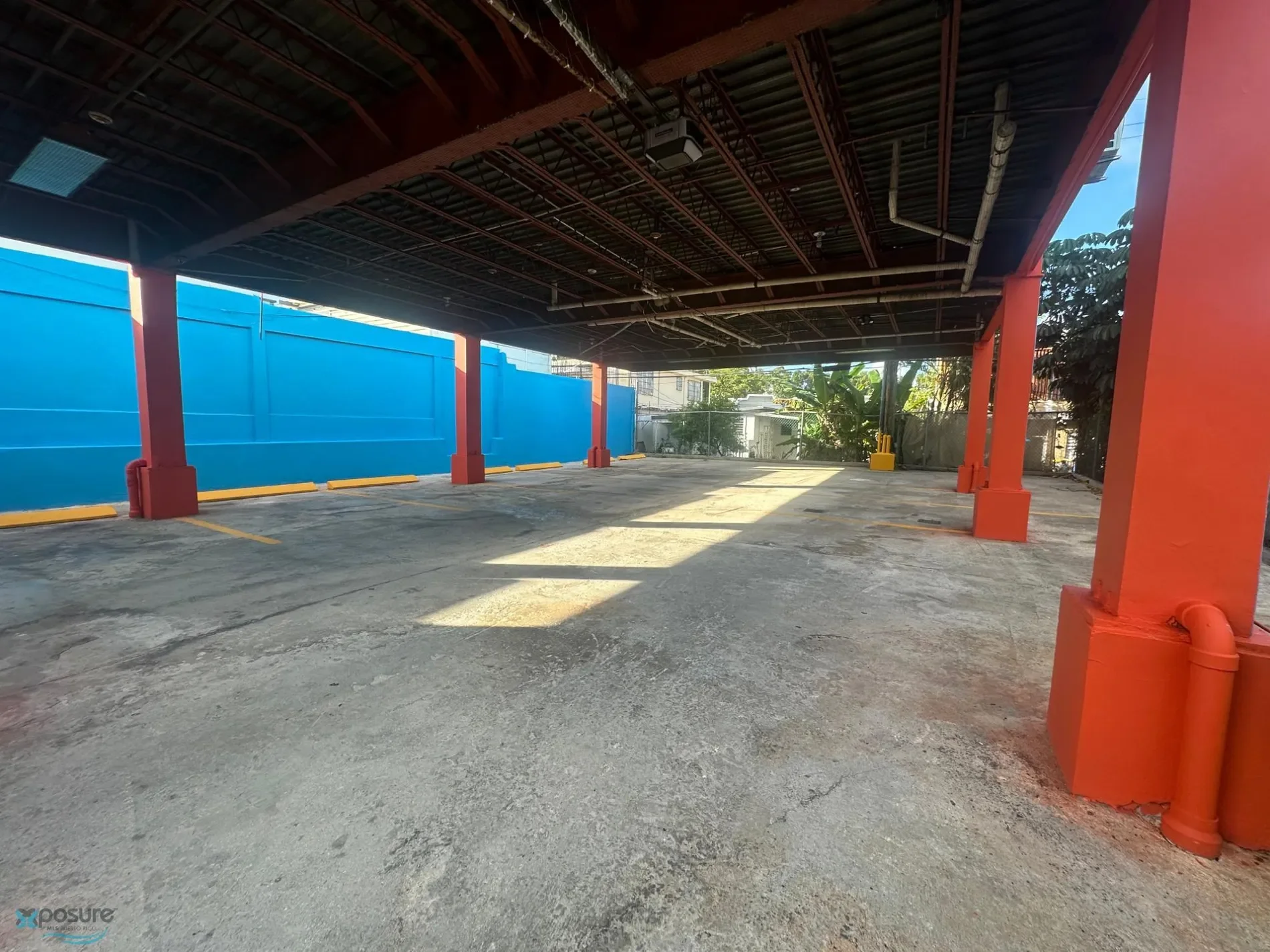 Exterior photo 2