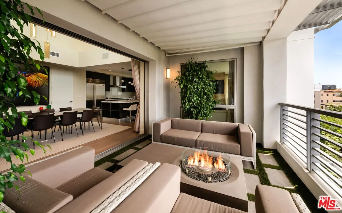 460 N Palm Dr, Beverly Hills, California, United States. - Photo 6