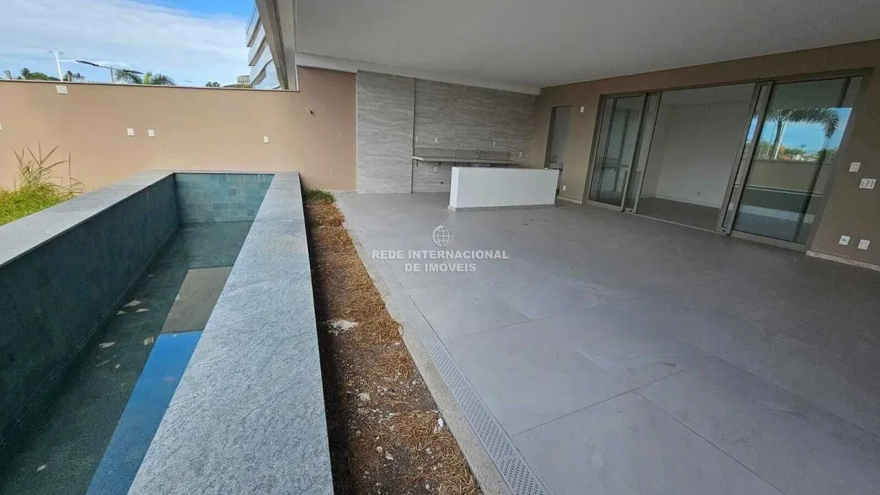 Exterior photo 10