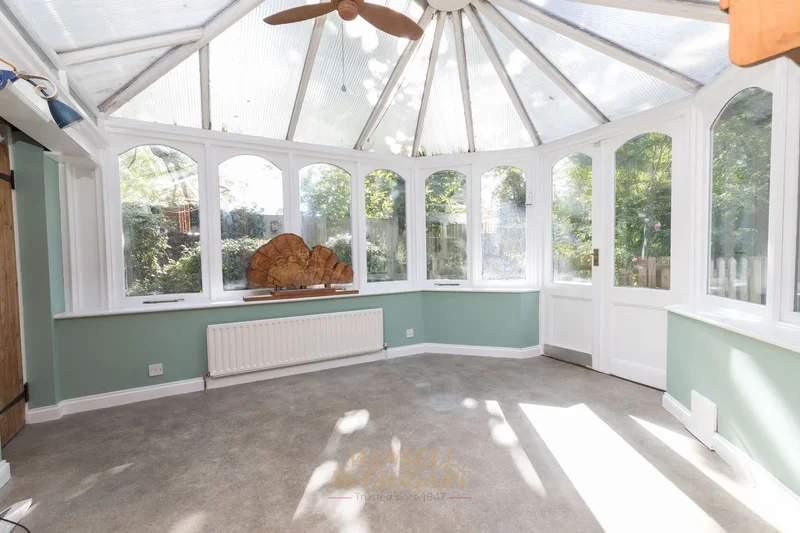 Cheswick Cottage Meath Green Lane, Horley, RH6 8HZ, Horley, England, United Kingdom. - Photo 28