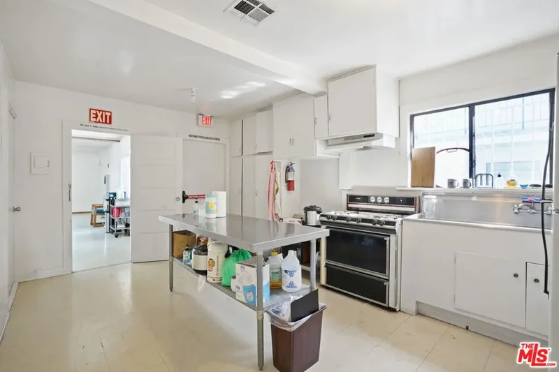 317 W Palmer Avenue, Glendale, California, United States. - Photo 28