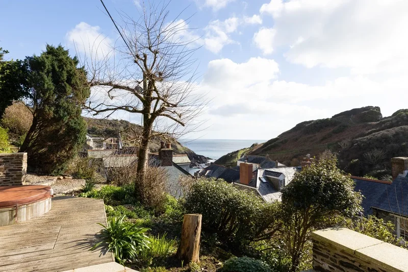 4 bedroom Detached House for sale in Truro
