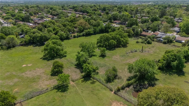 2512 Hitson Lane, Fort Worth, TX 76112, Fort Worth, Texas, United States. - Photo 12