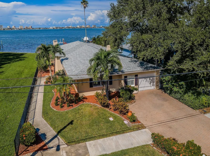 2 Bedrooms Single Family Detached