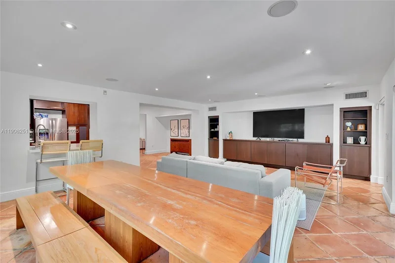 4150 Ventura Ave, Miami, Florida, United States. - Photo 11