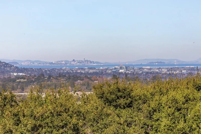 600 Westridge Drive, Portola Valley, California, United States. - Photo 22