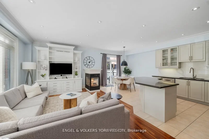 2 Fiorentina Avenue, Vaughan, Ontario, Canada. - Photo 2