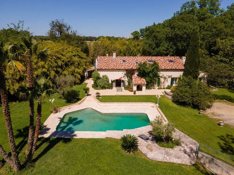 An Exceptional Property In The Heart Of A Magnificent Park...