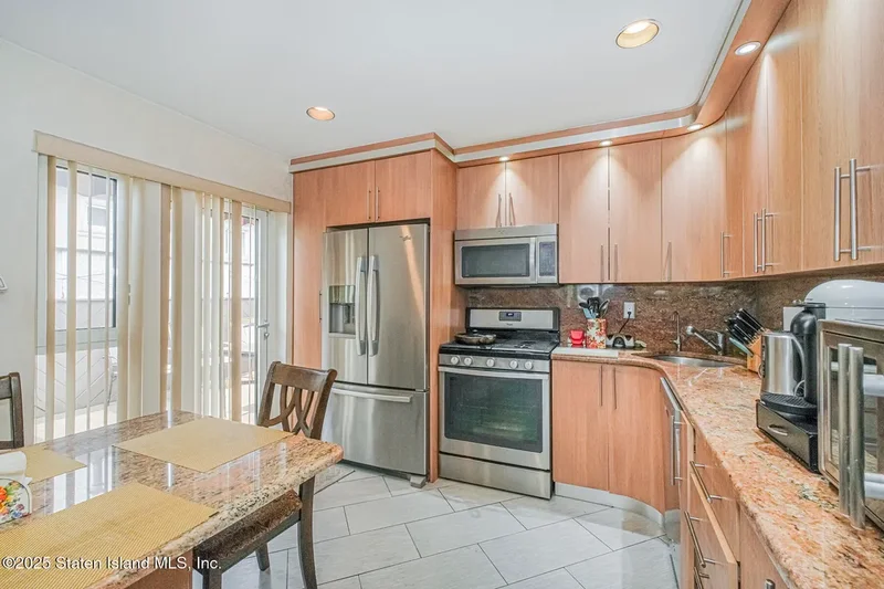 197 Slater Boulevard, New York, New York, United States. - Photo 12