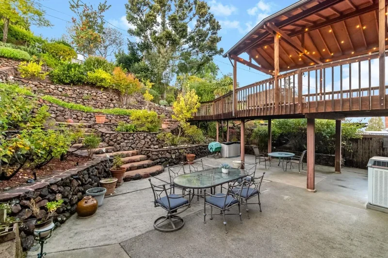 3848 Vineyard Drive, Redwood City, California, United States. - Photo 10