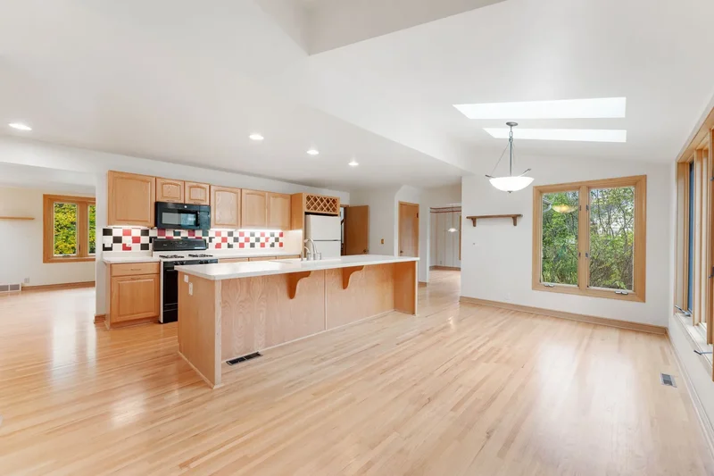 402 Sweet Briar Lane , Hopkins, MN 55343, Hopkins, Minnesota, United States. - Photo 16