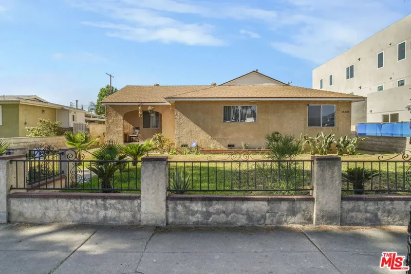 Residential Income in Granada Hills