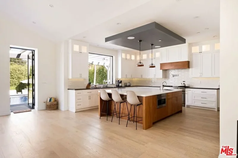 19739 Henshaw Street, Los Angeles, California, United States. - Photo 9