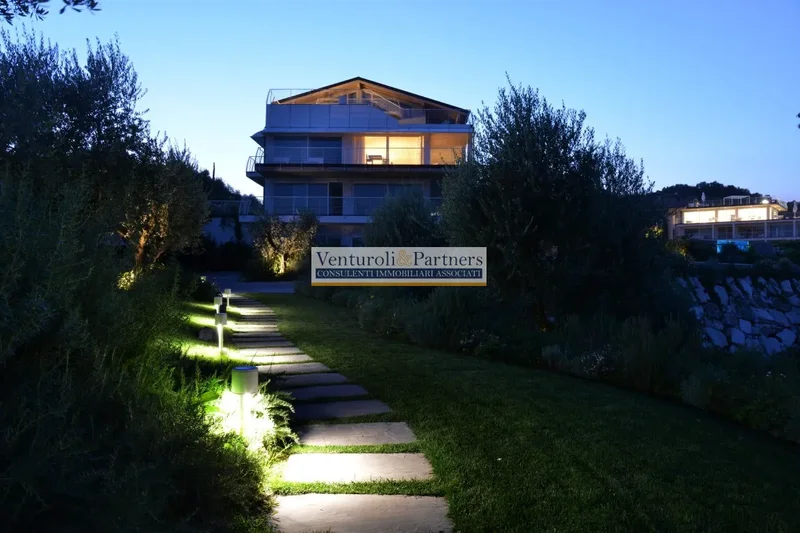strada provinciale 25, Padenghe sul Garda, Lombardy, Italy. - Photo 23