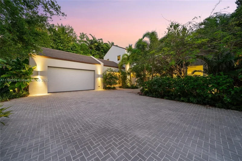 180 Cape Florida Dr, Key Biscayne, Florida, United States. - Photo 88