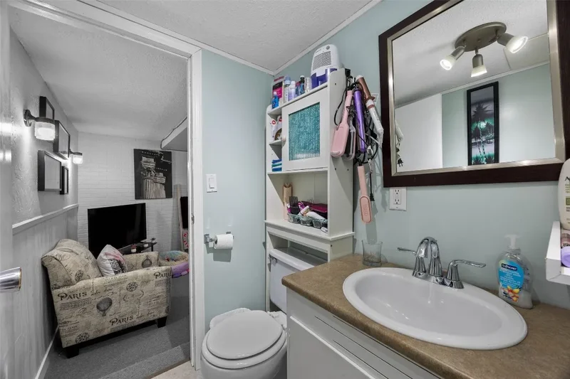 820 Ollek Street, Kamloops, British Columbia, Canada. - Photo 37