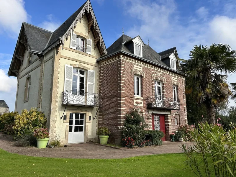 SPACIOUS MASTER HOUSE ON THE DOORSTEP OF SAINT-VALERY-EN-CAUX