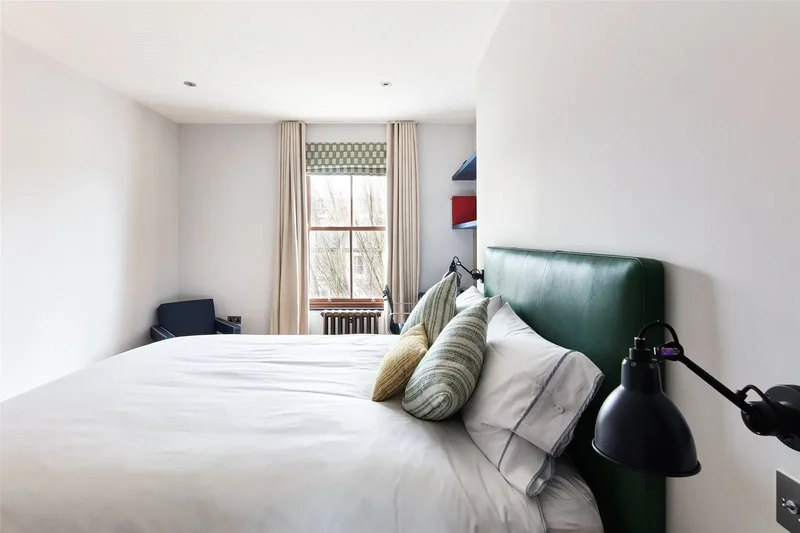 Ladbroke Road, London, London, England, United Kingdom. - Photo 10