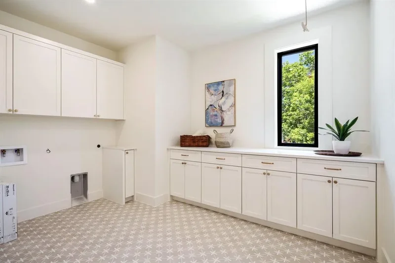 5836 Kenwood Avenue, Dallas, Texas, United States. - Photo 3