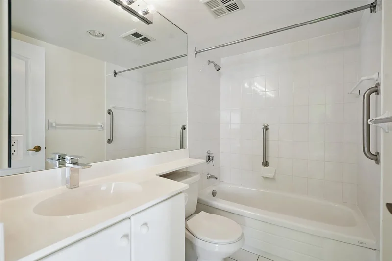 10 Tichester Rd  501, Toronto, ON M5P 3M4, Toronto, Ontario, Canada. - Photo 2