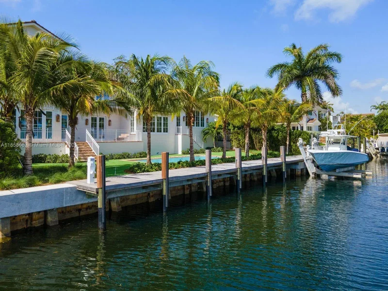 1051 San Pedro Ave, Coral Gables, Florida, United States. - Photo 3