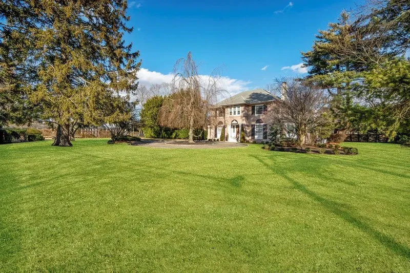 99 Handsome Avenue, Yaphank, New York, United States. - Photo 19