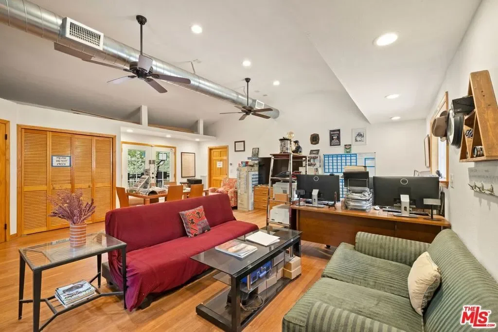 9145 La Tuna Canyon Road, Los Angeles, California, United States. - Photo 3