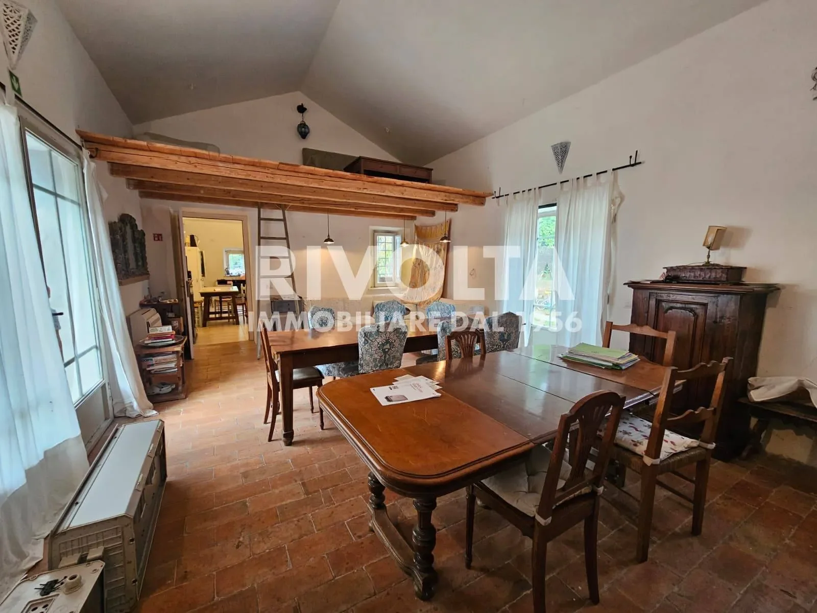 Gallery photo 2