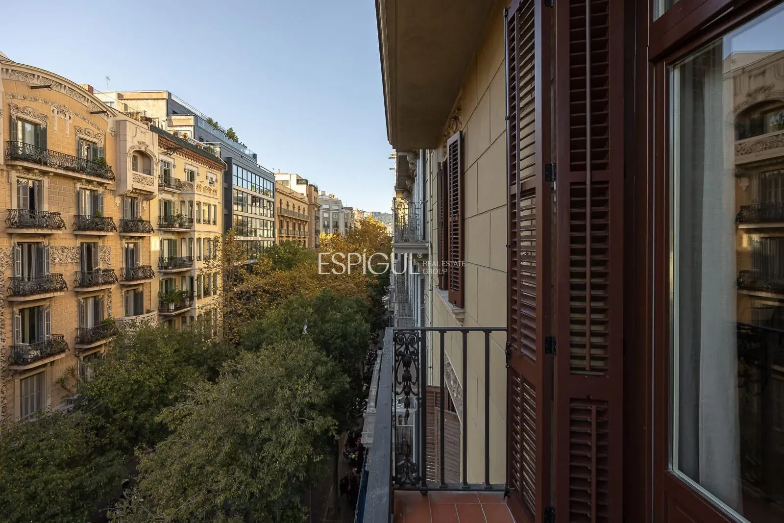 Exterior photo 2