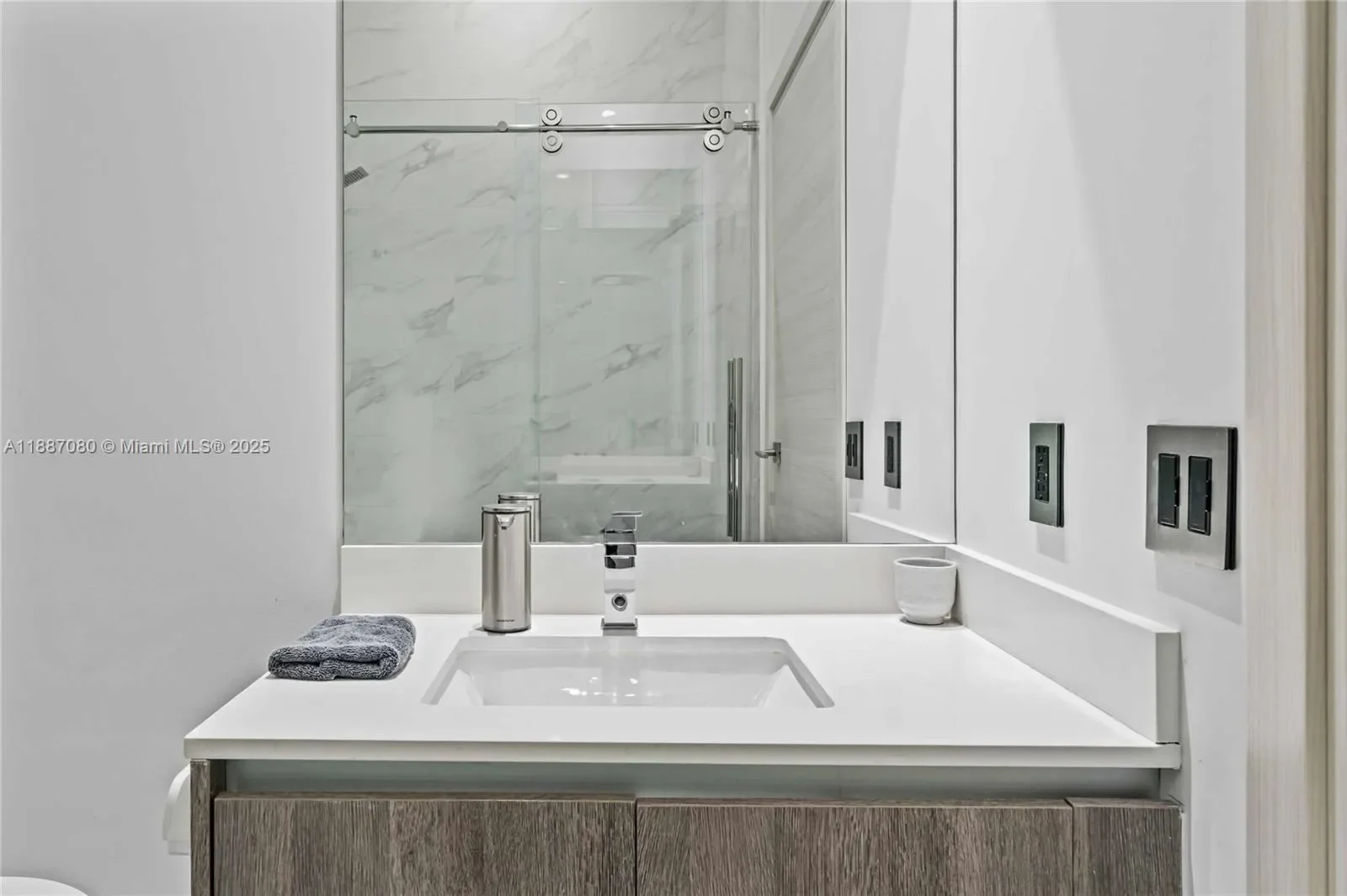 801 S Miami Ave PH5704, Miami, Florida, United States. - Photo 17