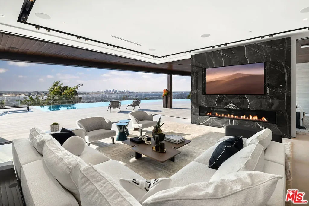 8116 Laurel View Drive, Los Angeles, California, United States. - Photo 64